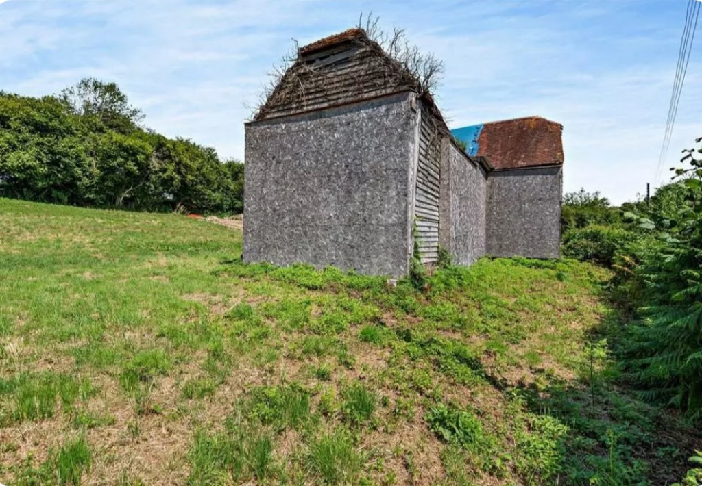 Lot: 130 - BARN WITH PLANNING FOR RESIDENTIAL CONVERSION - Side elevation